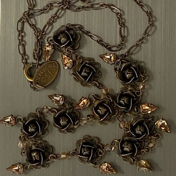 Liz Palacios Signed Pear-Shaped CrystalFlower Choker Necklace - Picture 2 of 14